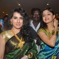Archana, Poonam Kaur Inaugurate CMR Shopping Mall - Gallery | Picture 91437
